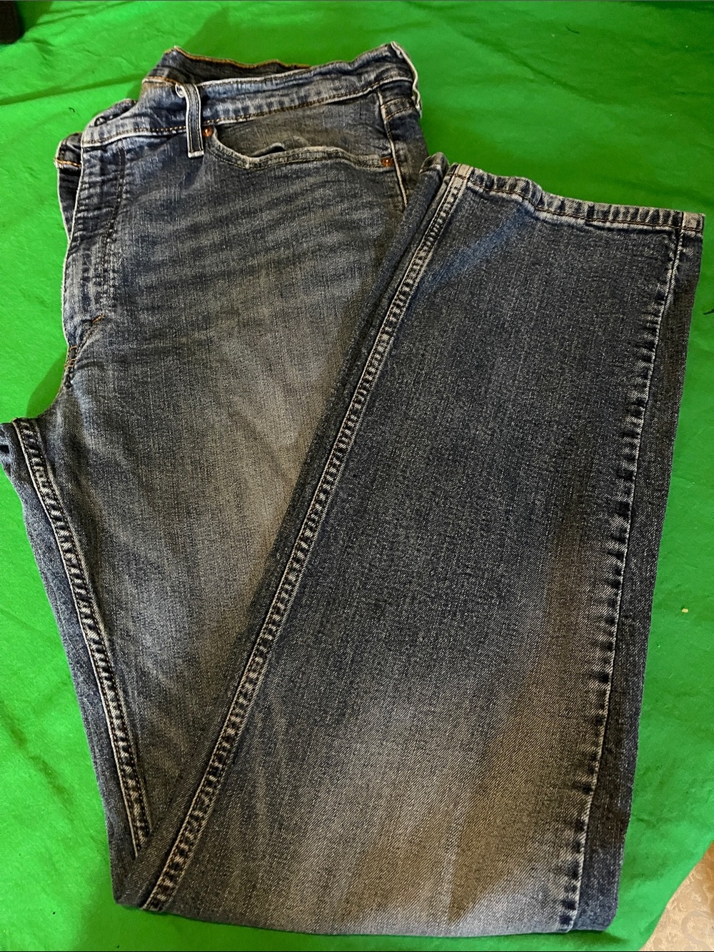 Levi's Men's Dark Faded Blue Relaxed Jeans